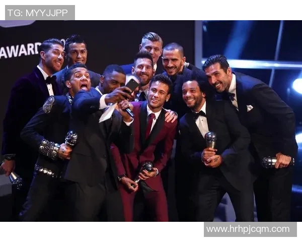 足球明星同框合照分享朋友圈的快乐瞬间与友谊时刻